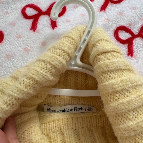 Abercrombie & Fitch yellow Turtleneck Sweater - Picture 2 of 2